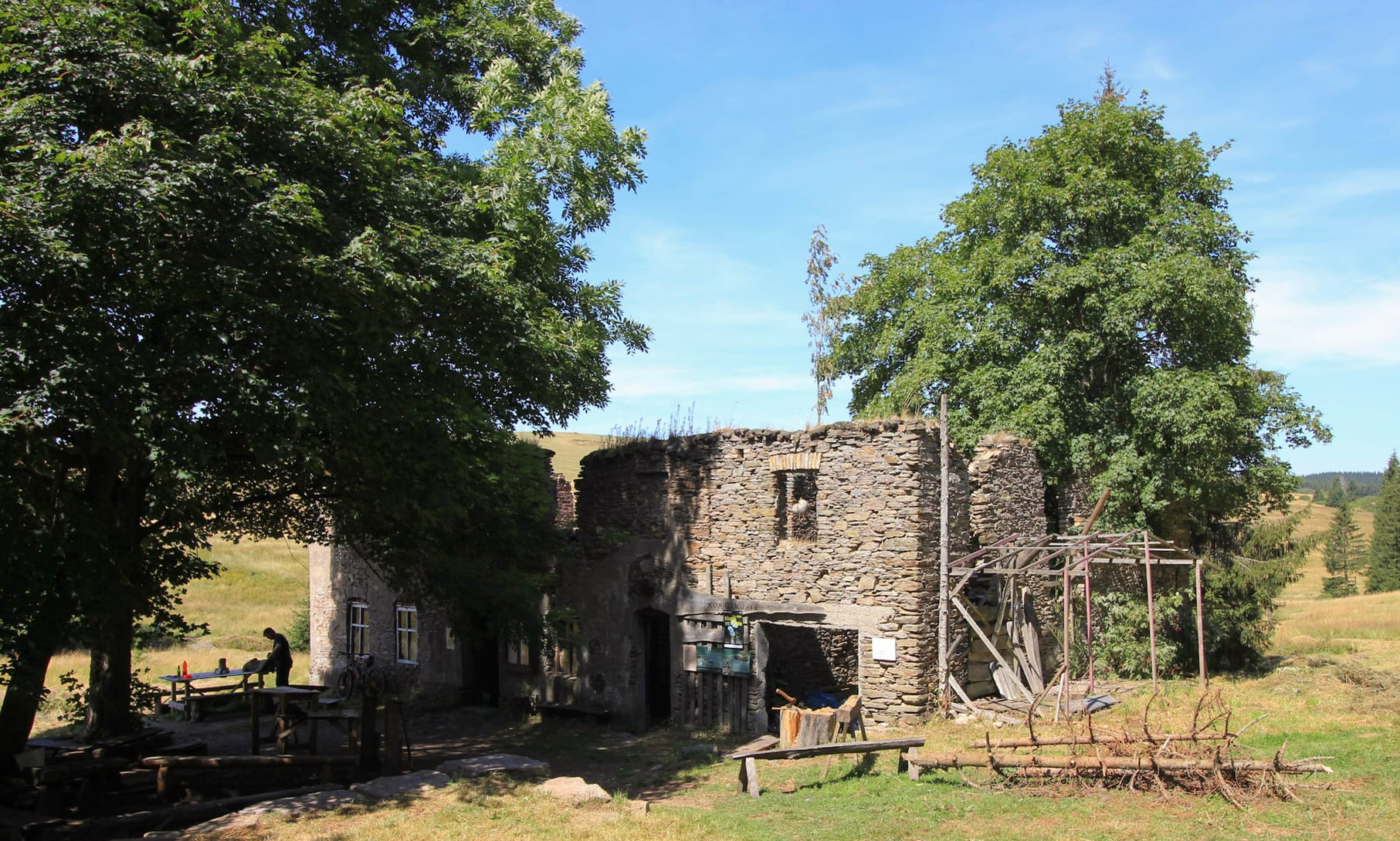Ruine eines Hauses in Königsmühle.